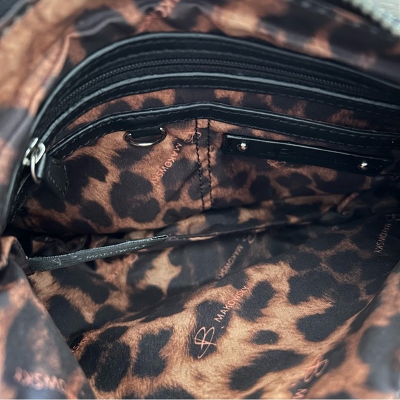 B. Makowsky Womens 100% Leather Crossbody Adjustable Strap Purse Black w/Studs - Picture 8 of 10